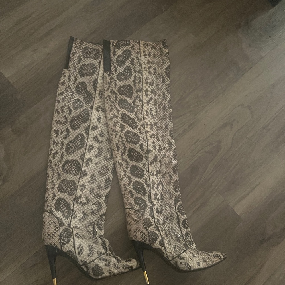 COPY - Tom Ford snake skin boots sz39